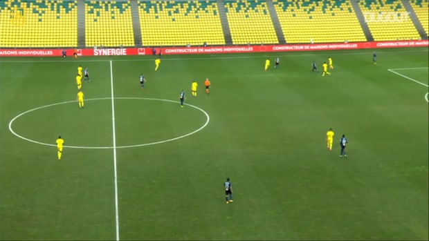 Mandanda's big mistake vs Nantes